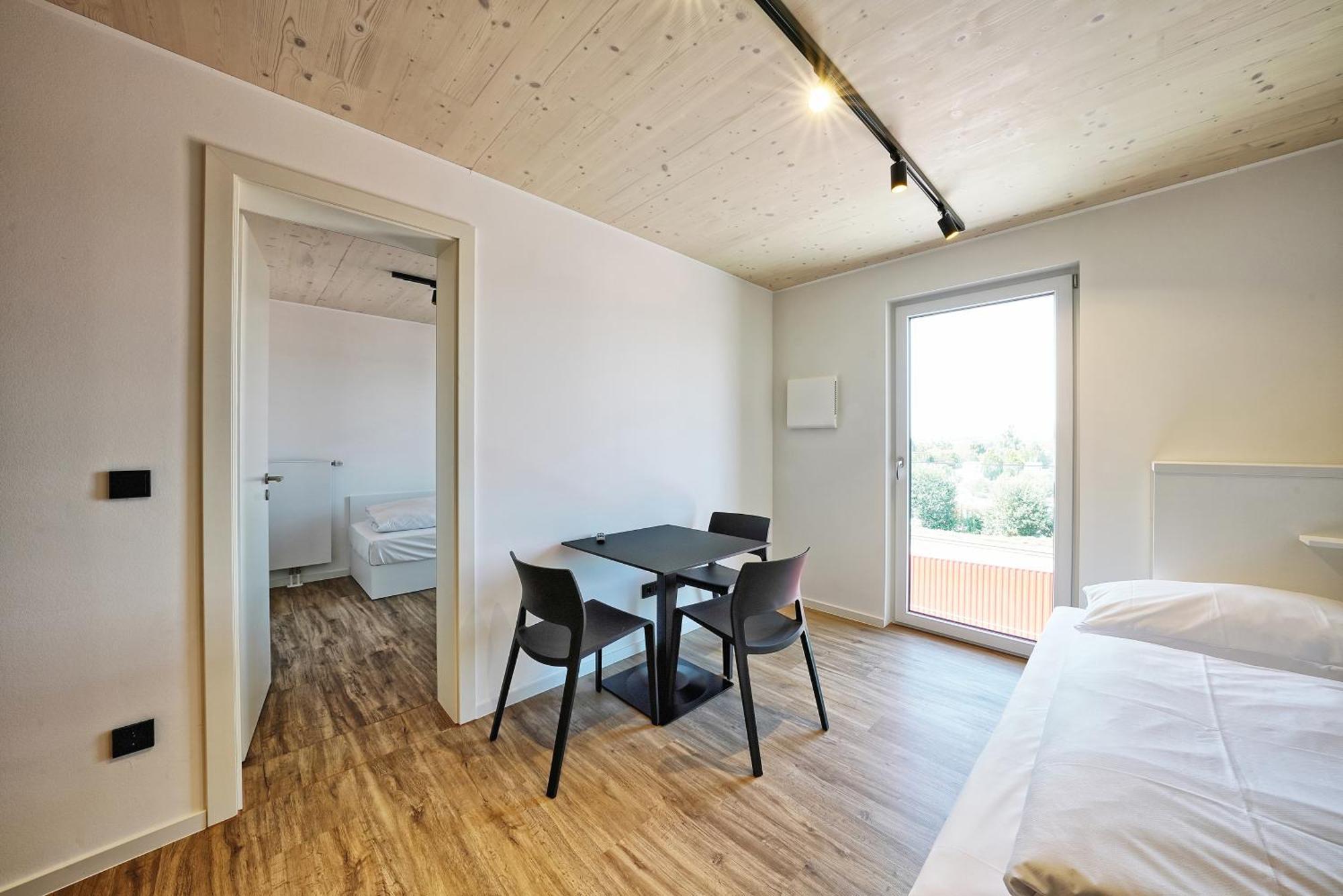 Timber One Boardinghouse Dorfen Aparthotel Exterior photo